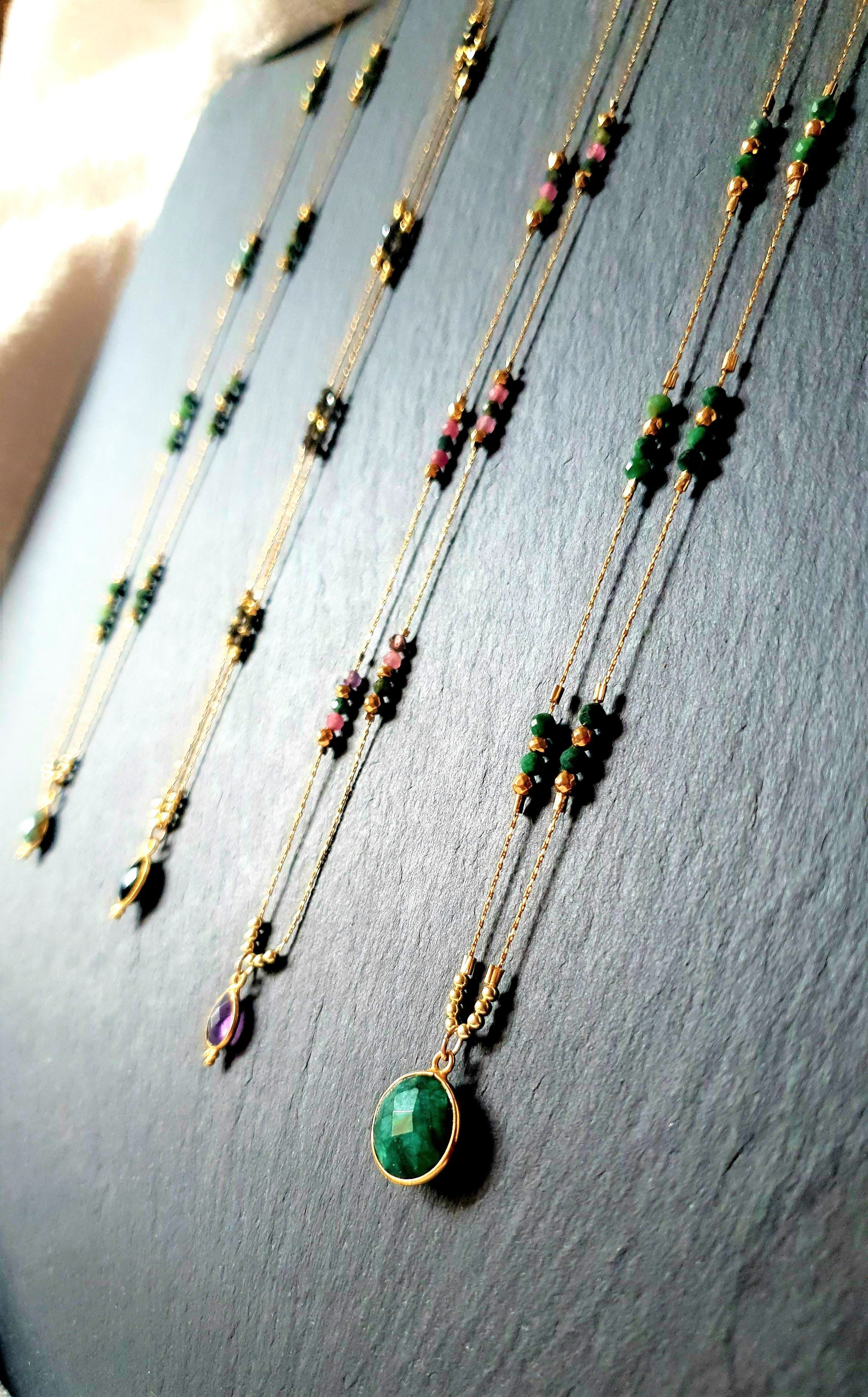 Parure de bijoux en pierre naturelle semi-précieuse en forme de pomme - Boucles d'oreilles et collier pour femme, taille unique, Pierre, Pas de gemme Parure de bijoux en pierre naturelle semi-précieuse en forme de pomme - Boucles d'oreilles et collier pour femme, taille unique, Pierre, Pas de gemme