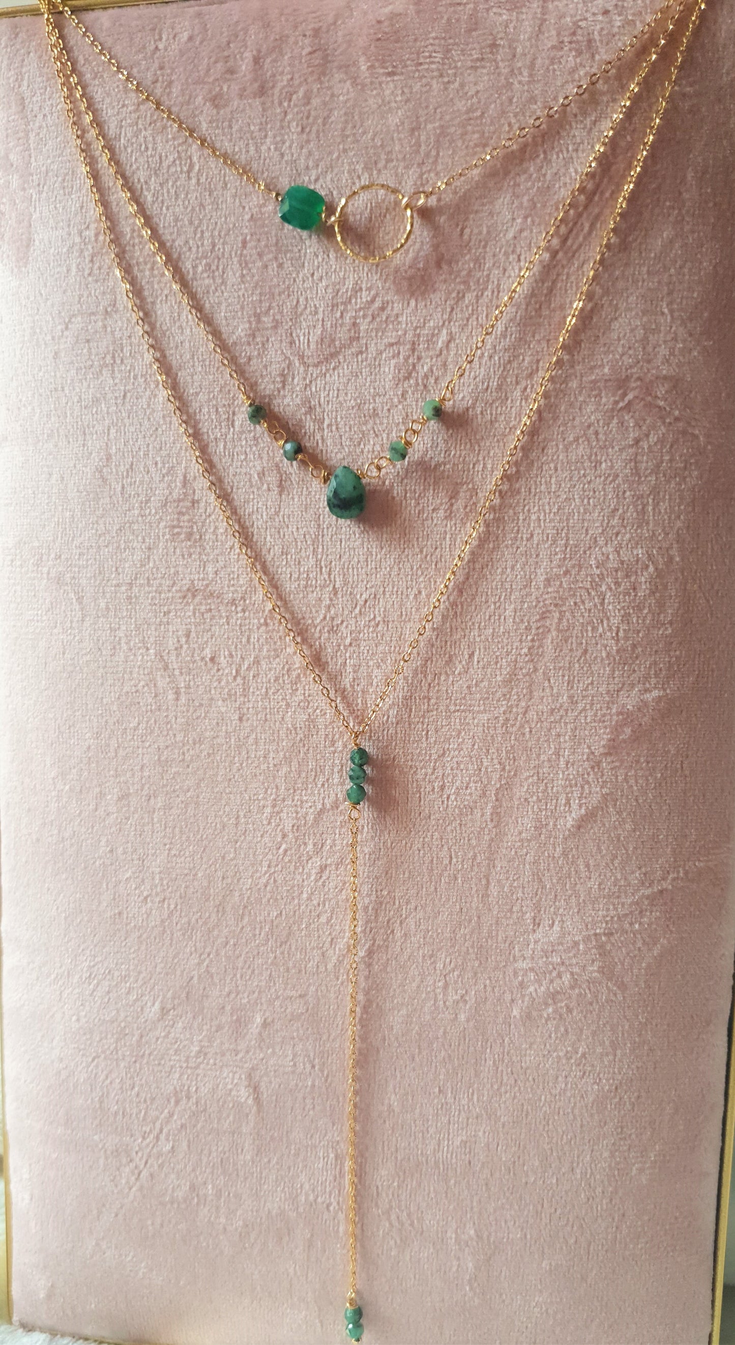 Collier chaîne plaquée or et pierres naturelles semi-précieuses Émeraude