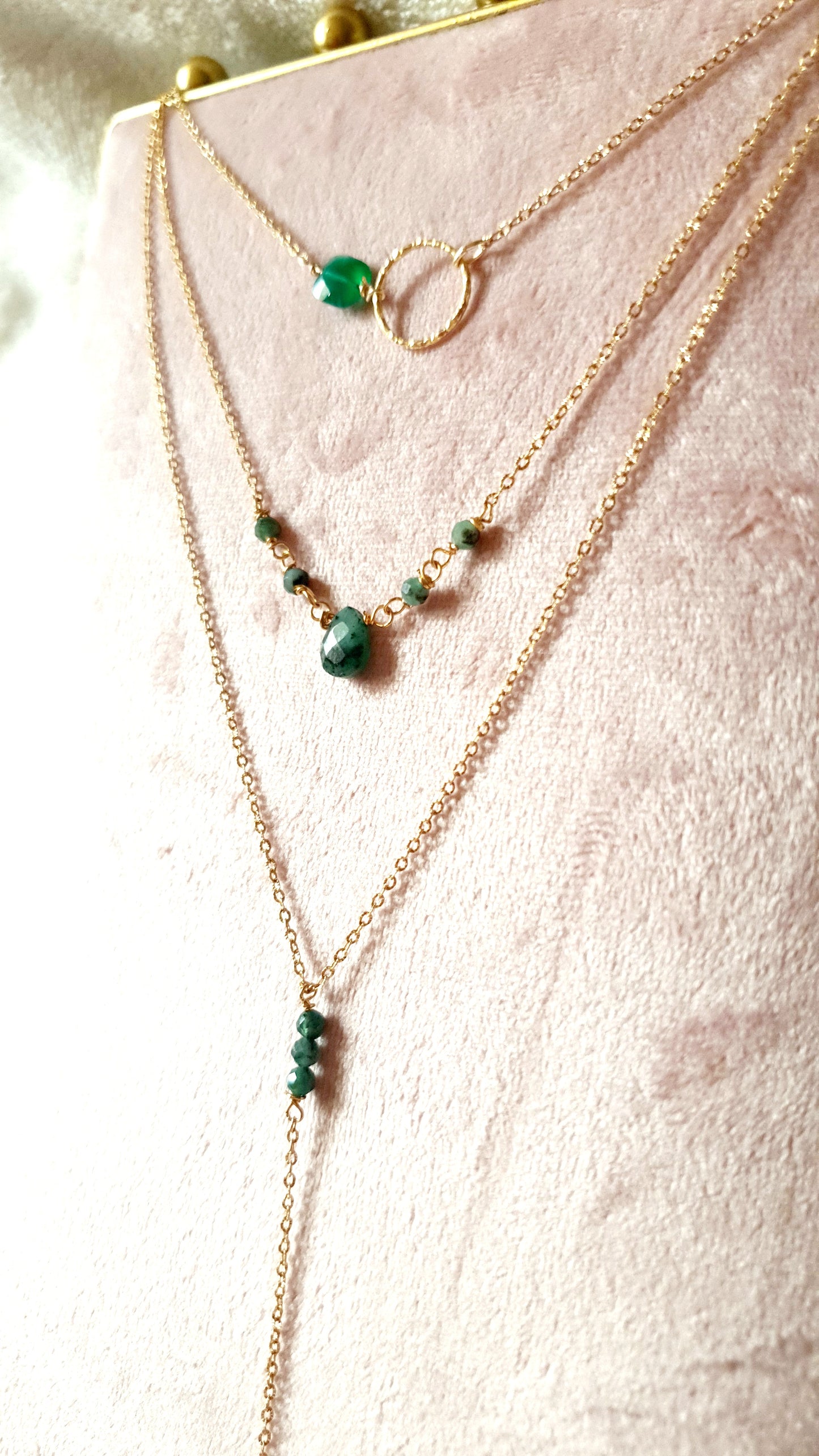Collier chaîne plaquée or et pierres naturelles semi-précieuses Émeraude
