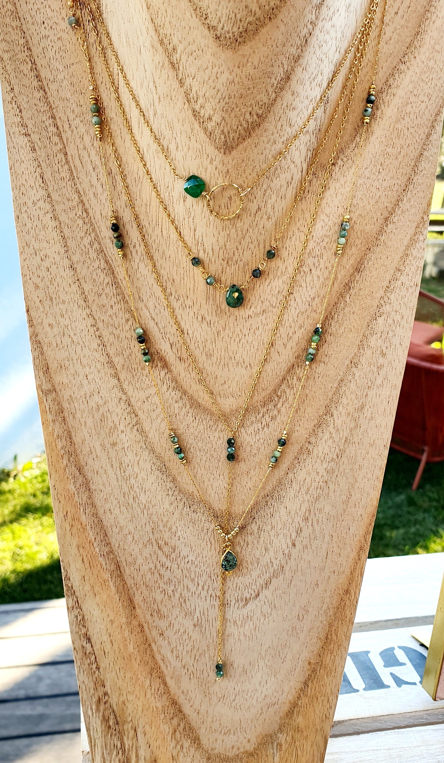 Collier chaîne plaquée or et pierres naturelles semi-précieuses Émeraude