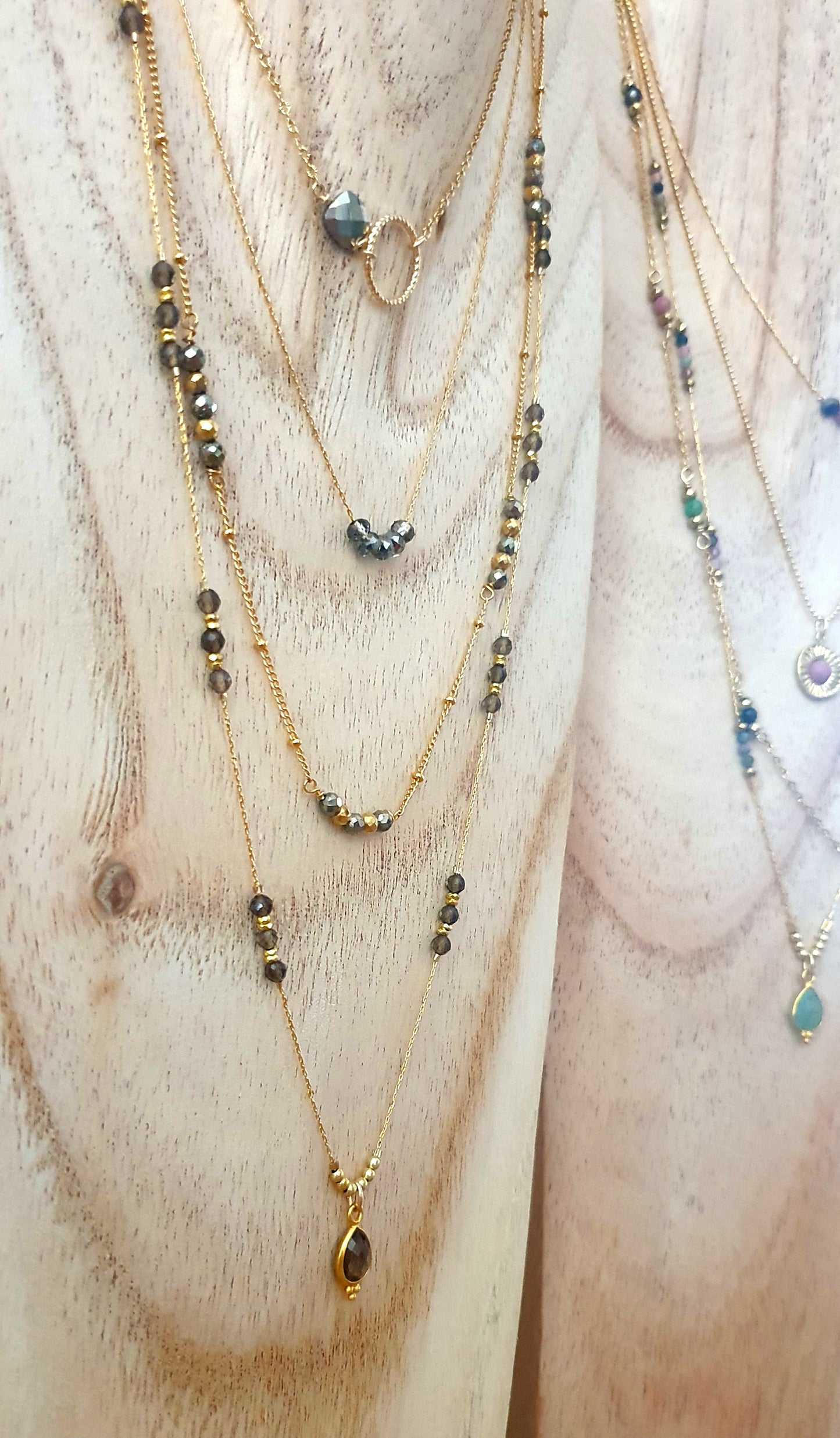Collier chaîne plaquée or et pierres naturelles semi-précieuses Pyrite