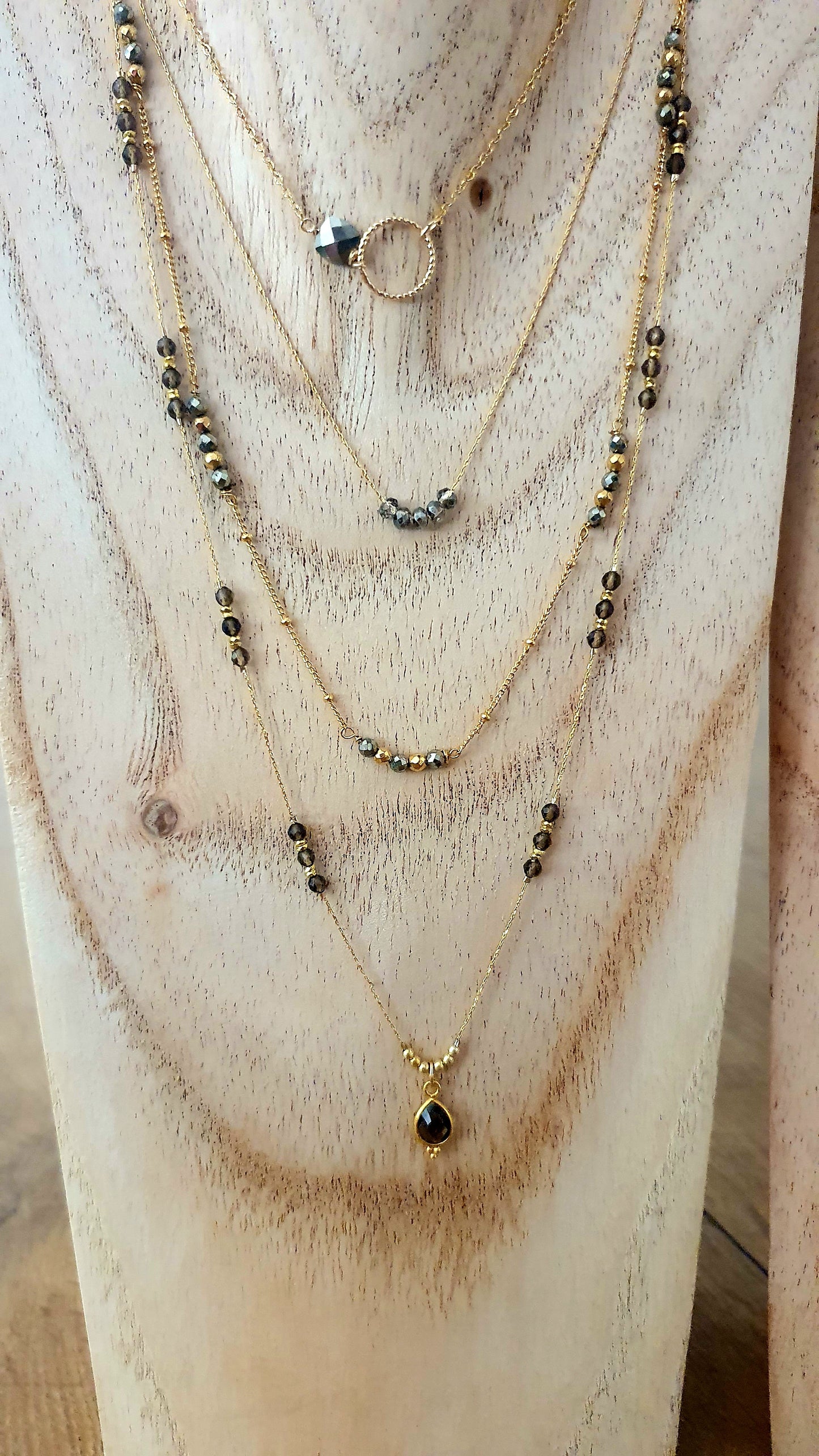 Collier chaîne plaquée or et pierres naturelles semi-précieuses Pyrite
