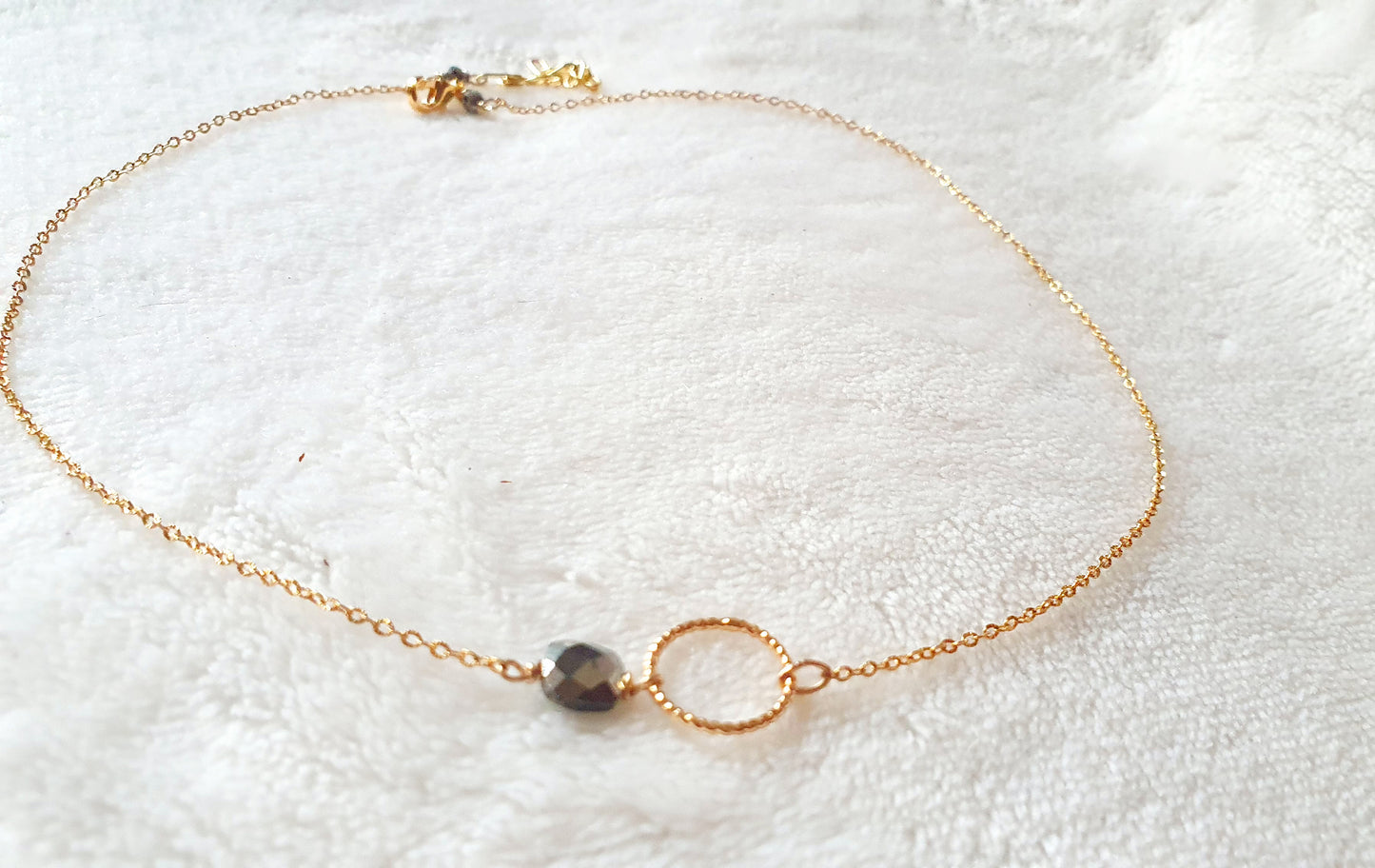 Collier chaîne plaquée or et pierres naturelles semi-précieuses Pyrite