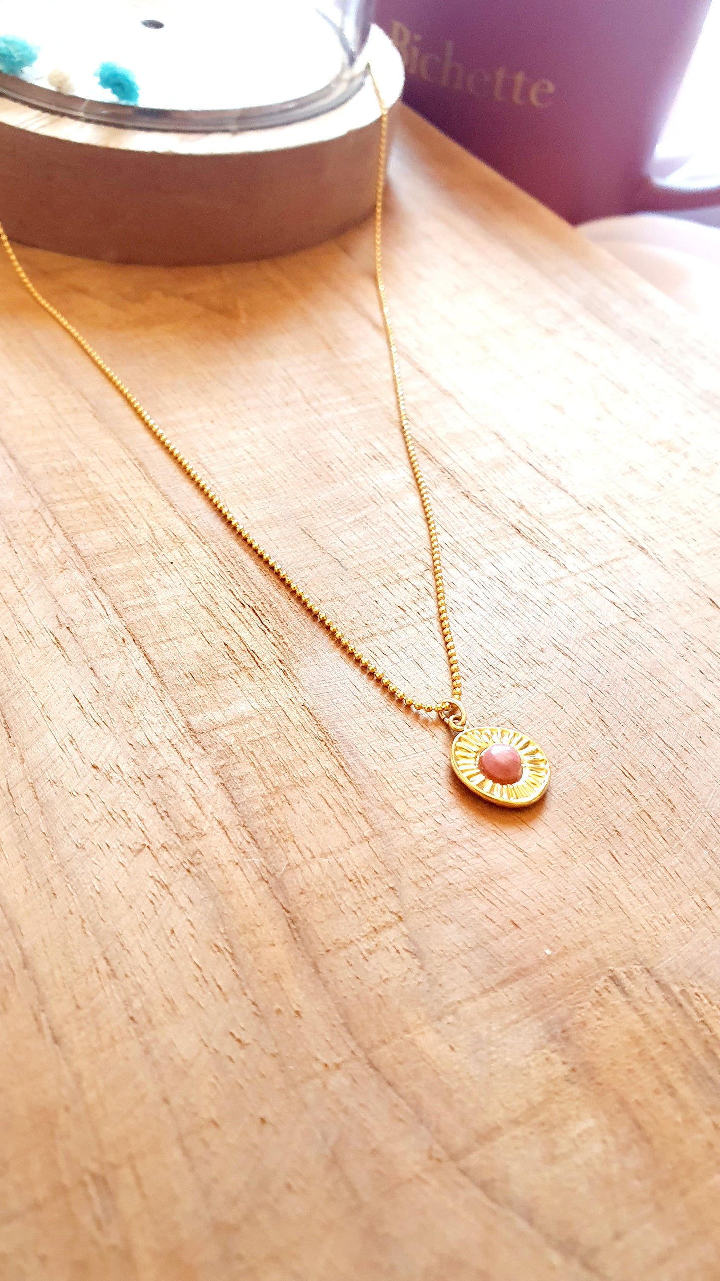 Collier chaîne plaquée or et pierres naturelles semi-précieuses tourmaline