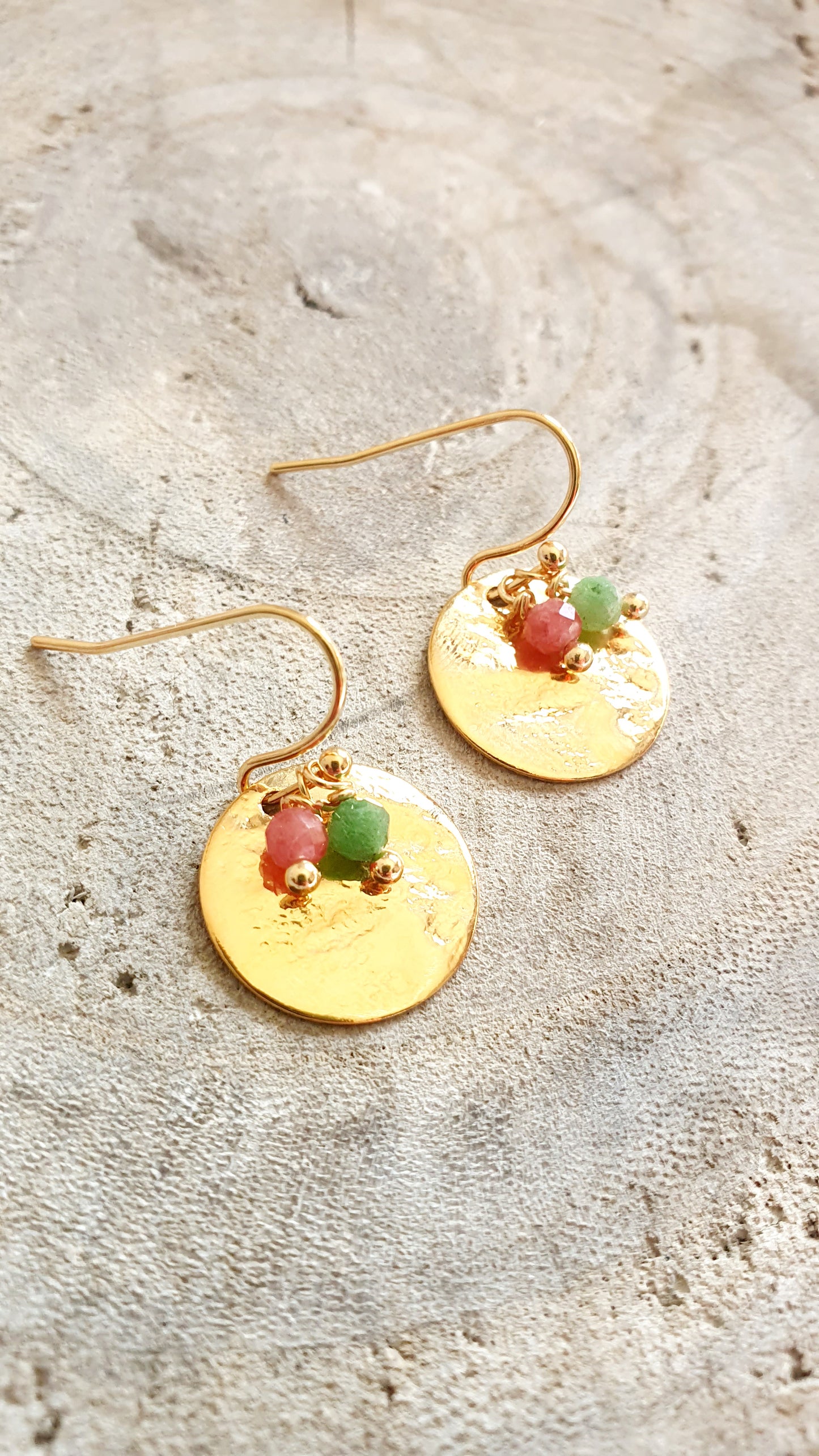 Boucles d'oreilles plaque or et pierres