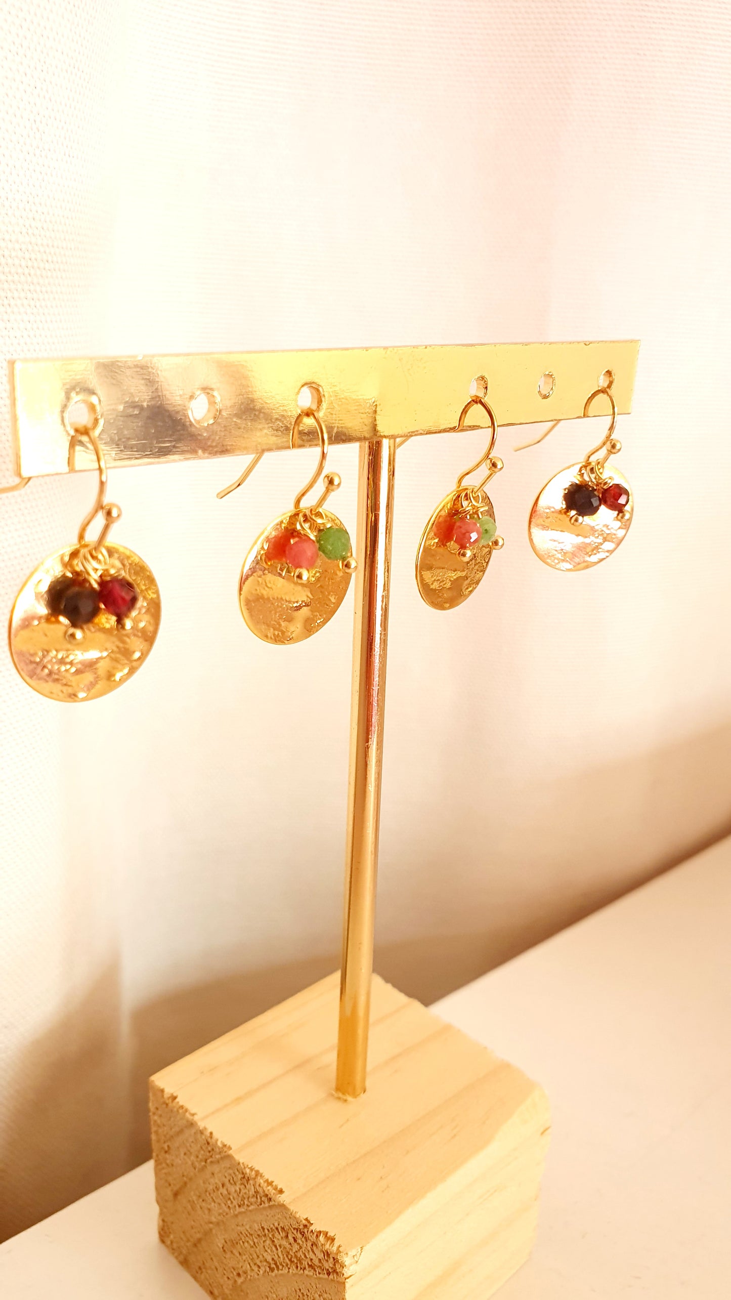 Boucles d'oreilles plaque or et pierres