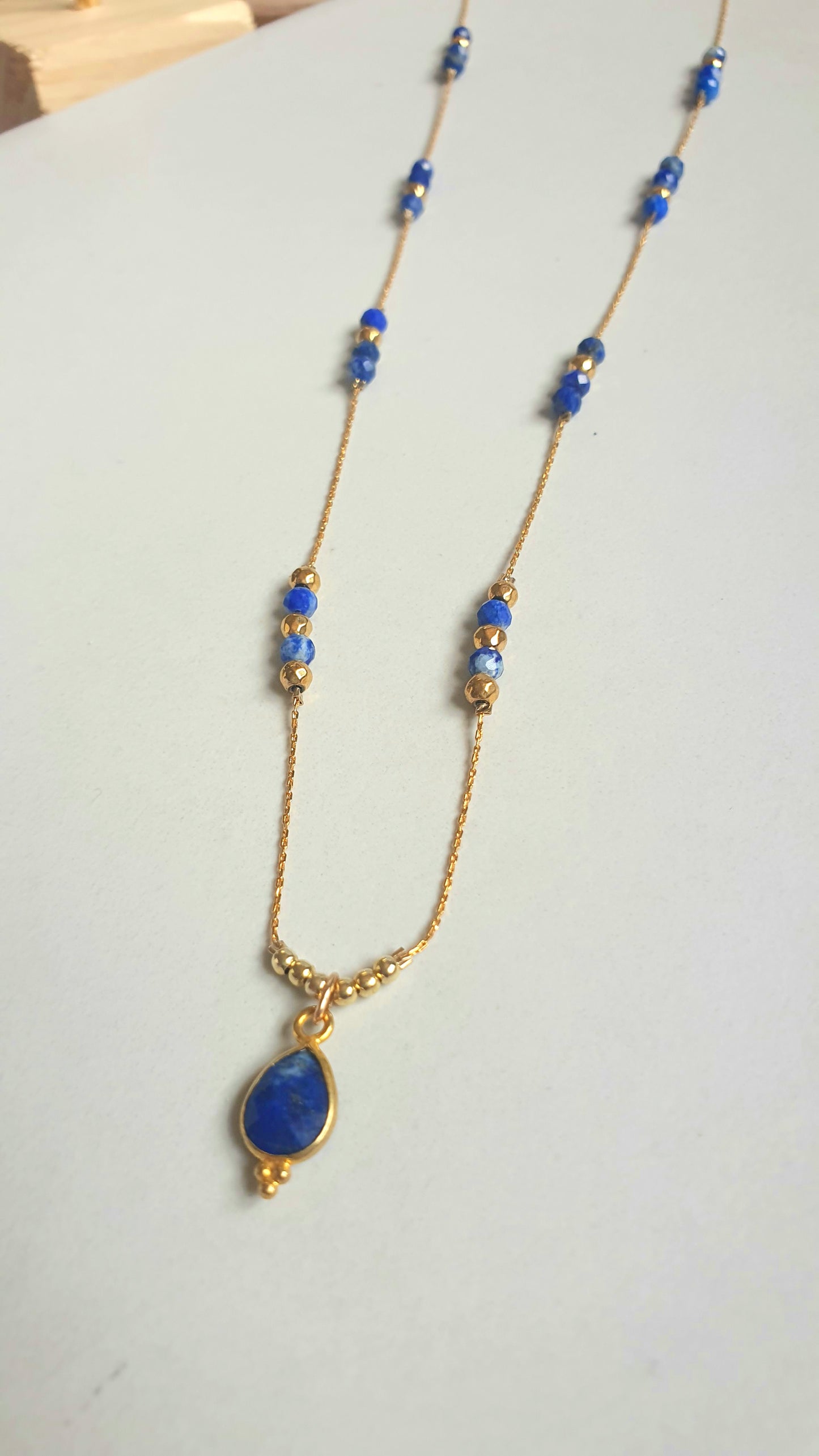 Sautoir - Collier chaine plaquée or et Lapis Lazulli